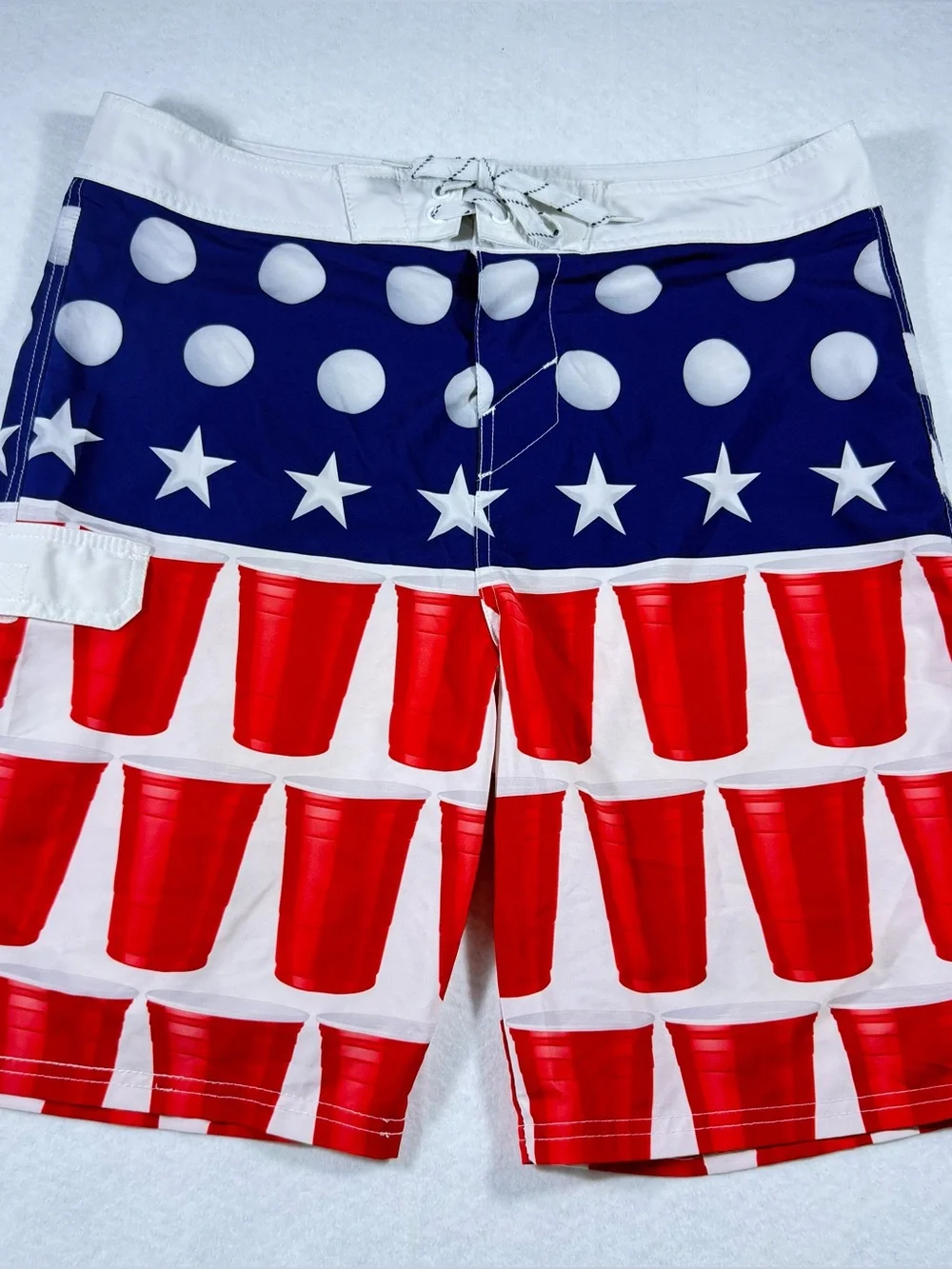 Carbon USA Red Solo Cup Flag Board Shorts Swim Trunks Size 34